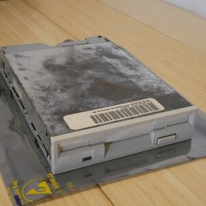Mitsumi Newtronics D359T3  3.5 inch 1.44MB Internal Floppy Drive - Tested 51